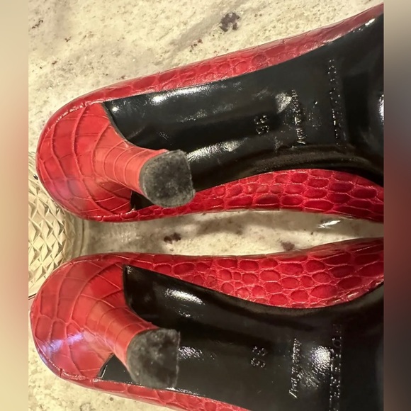 Burberry red crocodile heels size 36 - Picture 6 of 8